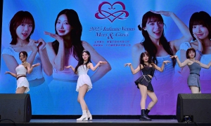 不時加碼放送可愛表情與愛心手勢 河智媛、禹洙漢、朴昭映與李珠熙被粉絲認證