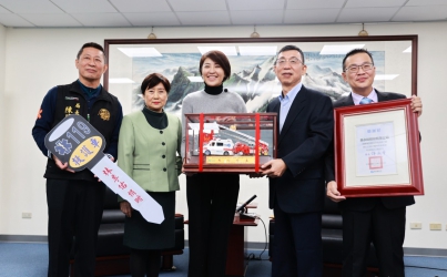 提升偏鄉緊急救援能力 鑫永銓捐贈３輛救護車