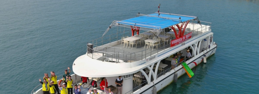 守護蔚藍海洋 水試所攜手地方放流赤鯥與草蝦 厚植大鵬灣漁業資源