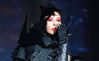 賣關子為時尚秀秘密減肥十公斤 陳星伊卻慘遭弟弟陳科維抱怨衣服要全改