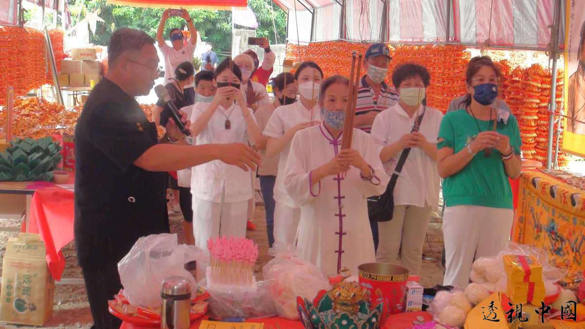 台中慈源宫办理因疫情往生亡灵超渡法会（记者 王克瑞 摄）-透视中国