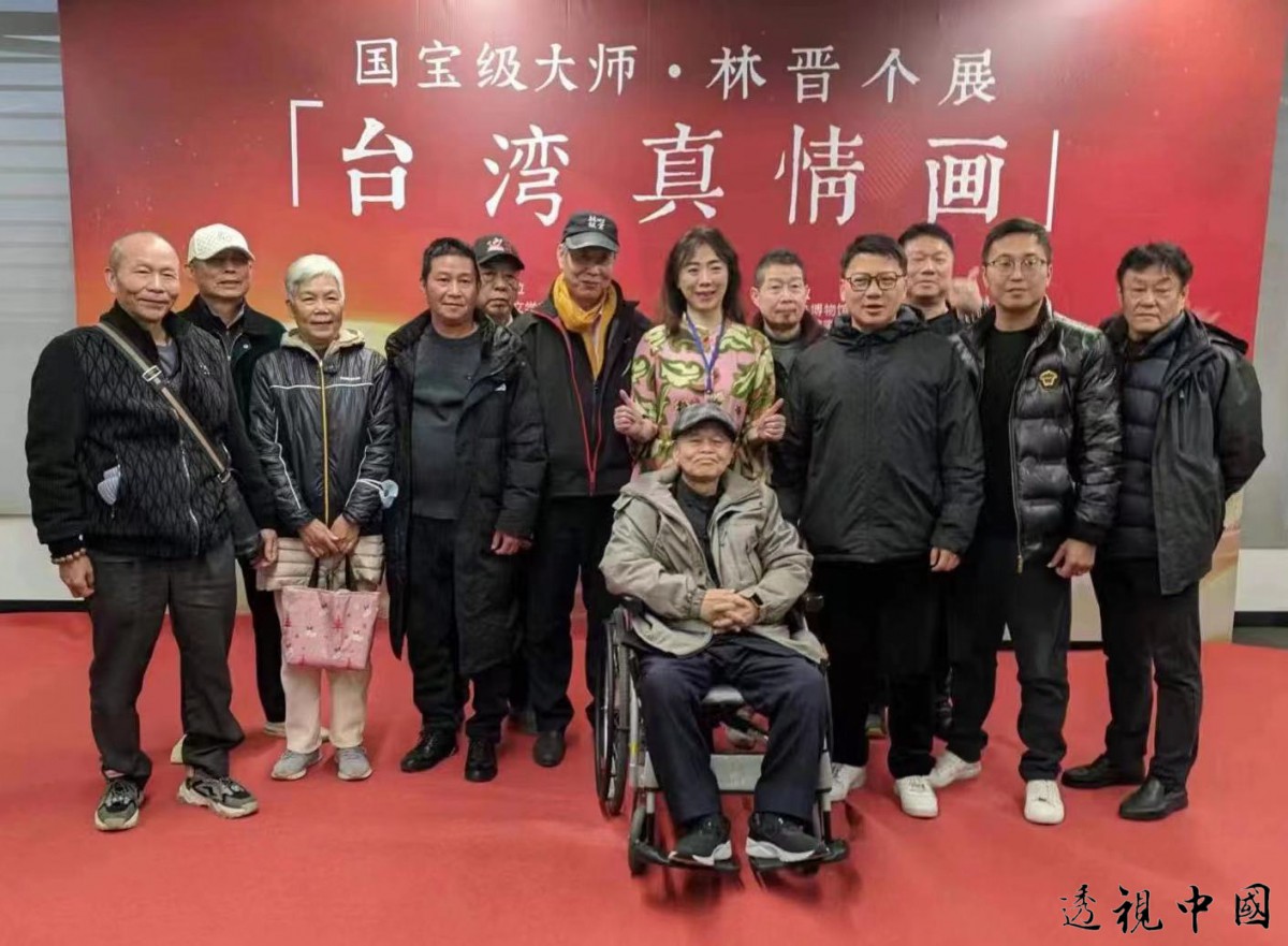 心臟手術後爬過來 台灣藝術家林晉成都展出真情畫（記者 王克瑞 攝）-透视中国