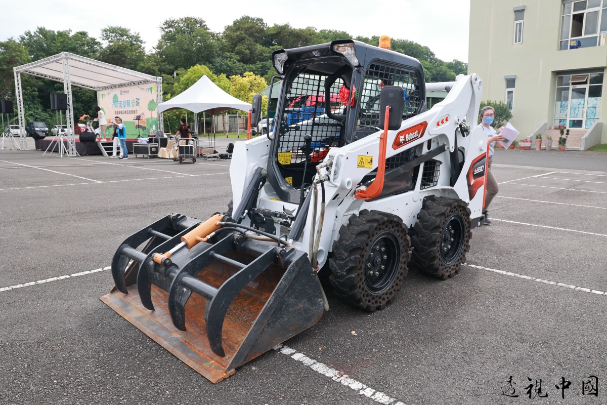 鄉鎮環保生力軍 清運車、機具「大閱兵」許淑華縣長「校閱」後撥交鄉鎮（圖：南投縣政府新聞及行政處 提供）-透视中国